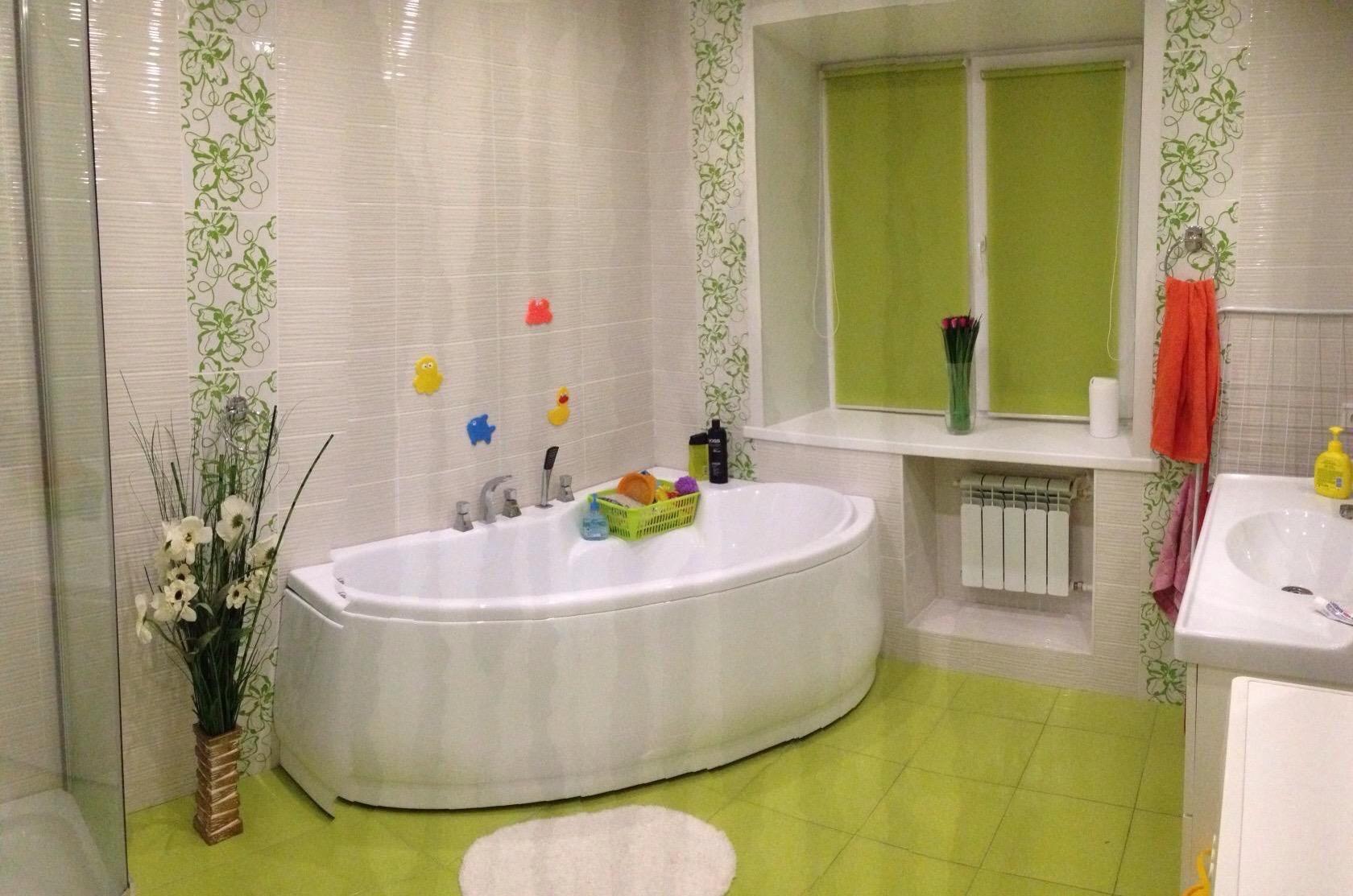 Оформление ванной комнаты цветами