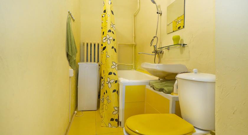 Ванная комната в желтом цвете: реальные фото примеры и идеи оформления